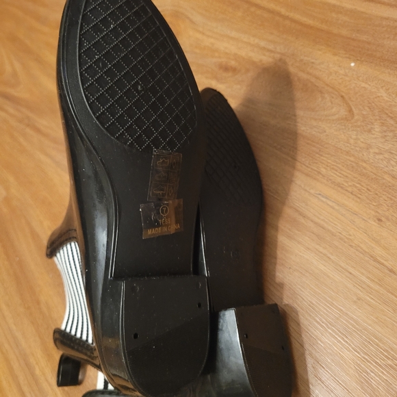 Chelsea Rainboots - Picture 3 of 3